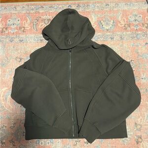 Lululemon Scuba Oversized Full Zip Hoodie
Army Green